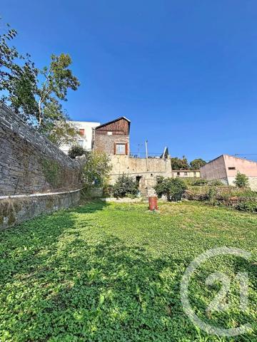 Terrain à vendre  636 m 2   VOLVIC  - 63