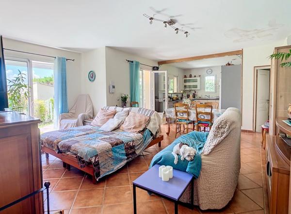 BOLLENE (84), à vendre Villa de Plain Pied 6 pièces - 4 grandes chambres - Terrain clos arboré de 1236 m²