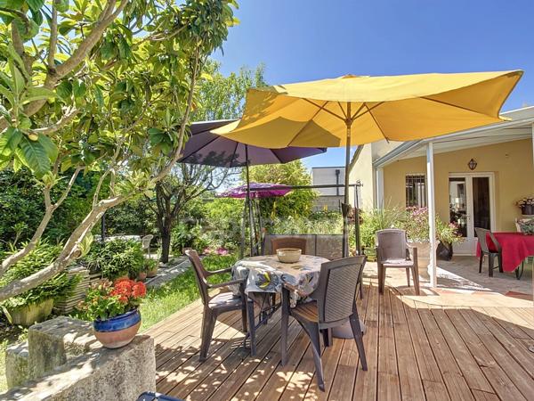 BOLLENE (84), à vendre Villa de Plain Pied 6 pièces - 4 grandes chambres - Terrain clos arboré de 1236 m²