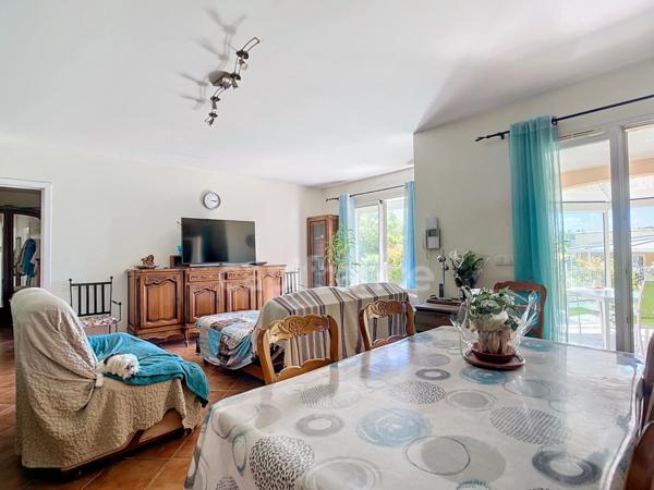 BOLLENE (84), à vendre Villa de Plain Pied 6 pièces - 4 grandes chambres - Terrain clos arboré de 1236 m²