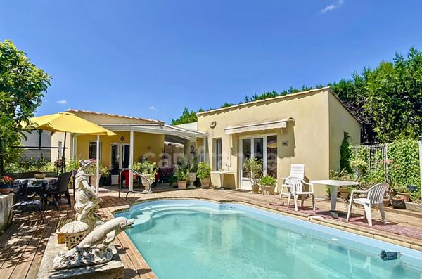 BOLLENE (84), à vendre Villa de Plain Pied 6 pièces - 4 grandes chambres - Terrain clos arboré de 1236 m²