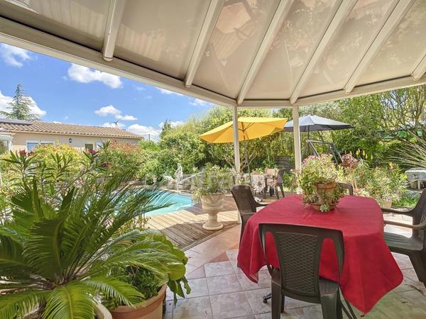 BOLLENE (84), à vendre Villa de Plain Pied 6 pièces - 4 grandes chambres - Terrain clos arboré de 1236 m²