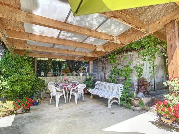 BOLLENE (84), à vendre Villa de Plain Pied 6 pièces - 4 grandes chambres - Terrain clos arboré de 1236 m²