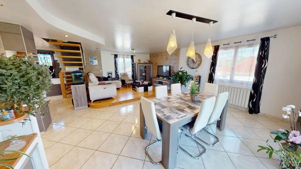 Maison 5 pièces, sur sous-sol total, à vendre à Le Pont de Beauvoisin.