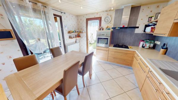 Maison 5 pièces, sur sous-sol total, à vendre à Le Pont de Beauvoisin.