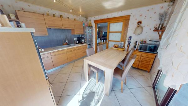 Maison 5 pièces, sur sous-sol total, à vendre à Le Pont de Beauvoisin.