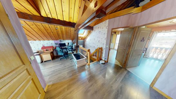 Maison 5 pièces, sur sous-sol total, à vendre à Le Pont de Beauvoisin.