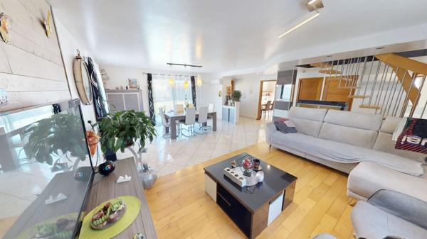 Maison 5 pièces, sur sous-sol total, à vendre à Le Pont de Beauvoisin.