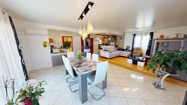 Maison 5 pièces, sur sous-sol total, à vendre à Le Pont de Beauvoisin.