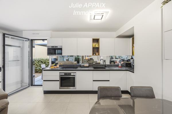 SAINT RAPHAEL, BEAU RIVAGE, APPARTEMENT DEUX PIECES AVEC GARAGE DANS RESIDENCE DE STANDING