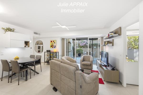 SAINT RAPHAEL, BEAU RIVAGE, APPARTEMENT DEUX PIECES AVEC GARAGE DANS RESIDENCE DE STANDING