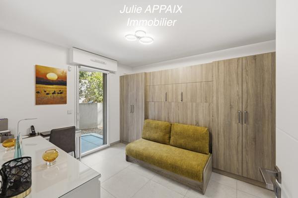SAINT RAPHAEL, BEAU RIVAGE, APPARTEMENT DEUX PIECES AVEC GARAGE DANS RESIDENCE DE STANDING