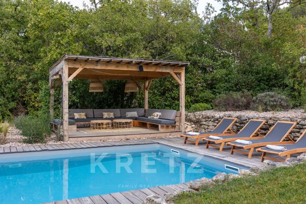 Magnifique villa d’architecte  au cœur de la pinède