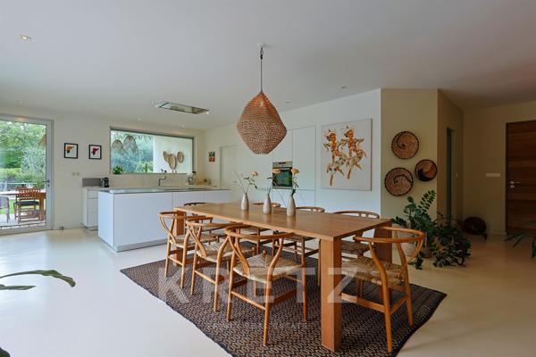Magnifique villa d’architecte  au cœur de la pinède