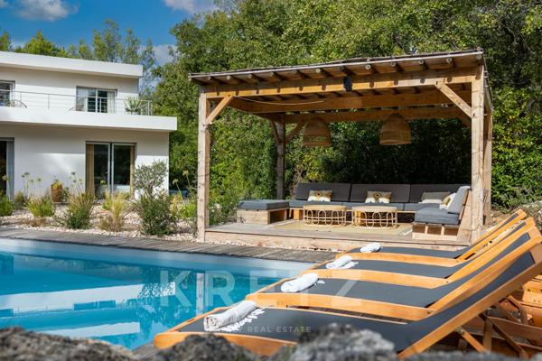 Magnifique villa d’architecte  au cœur de la pinède