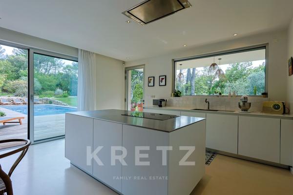 Magnifique villa d’architecte  au cœur de la pinède