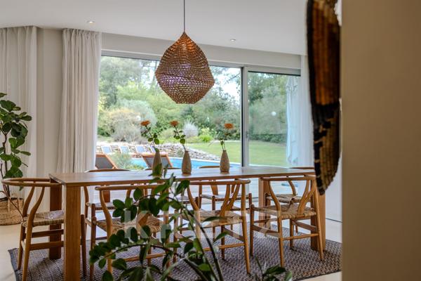 Magnifique villa d’architecte  au cœur de la pinède