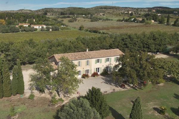 BASTIDE à vendre 10 pièces MARTIGUES (13) garage terrain 3,4 hectares proche mer