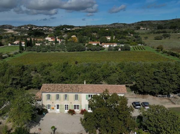 BASTIDE à vendre 10 pièces MARTIGUES (13) garage terrain 3,4 hectares proche mer