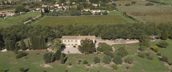 BASTIDE à vendre 10 pièces MARTIGUES (13) garage terrain 3,4 hectares proche mer