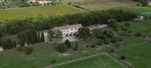 BASTIDE à vendre 10 pièces MARTIGUES (13) garage terrain 3,4 hectares proche mer