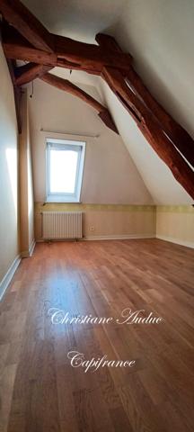 Entre Cluny et Charolles, maison de centre bourg de 180 m² à rénover, sur parcelle de terrain de 508 m²