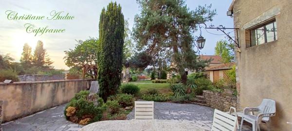 Entre Cluny et Charolles, maison de centre bourg de 180 m² à rénover, sur parcelle de terrain de 508 m²