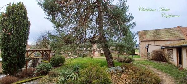 Entre Cluny et Charolles, maison de centre bourg de 180 m² à rénover, sur parcelle de terrain de 508 m²