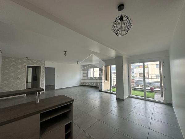 Châteauroux hyper centre - appt T4 avec balcon et parking