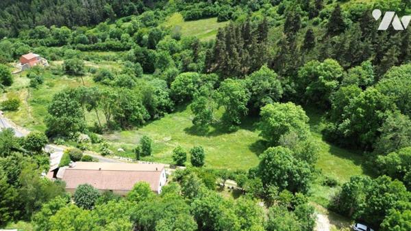 SPLENDIDE CORPS DE FERME ENTIÈREMENT RÉNOVÉ DE 250 M² – MARGERIDE, LOZÈRE (SECTEUR GRANDRIEU)