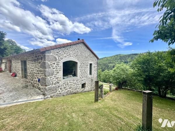 SPLENDIDE CORPS DE FERME ENTIÈREMENT RÉNOVÉ DE 250 M² – MARGERIDE, LOZÈRE (SECTEUR GRANDRIEU)