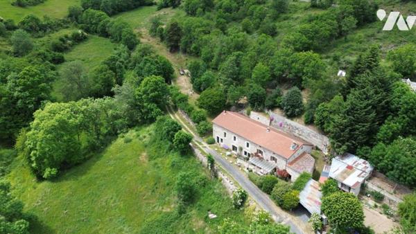 SPLENDIDE CORPS DE FERME ENTIÈREMENT RÉNOVÉ DE 250 M² – MARGERIDE, LOZÈRE (SECTEUR GRANDRIEU)