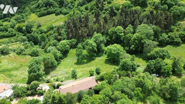 SPLENDIDE CORPS DE FERME ENTIÈREMENT RÉNOVÉ DE 250 M² – MARGERIDE, LOZÈRE (SECTEUR GRANDRIEU)