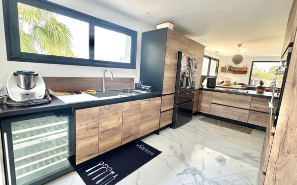 Maison à vendre    6 pièces •  Clarensac