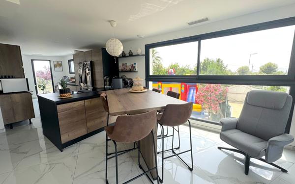 Maison à vendre    6 pièces •  Clarensac