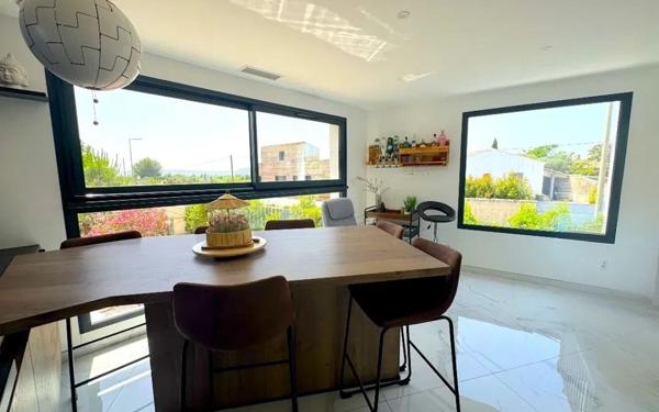 Maison à vendre    6 pièces •  Clarensac