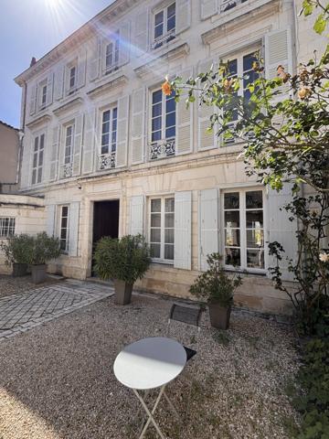 Hôtel particulier du XIXe siècle - Centre historique de La Rochelle