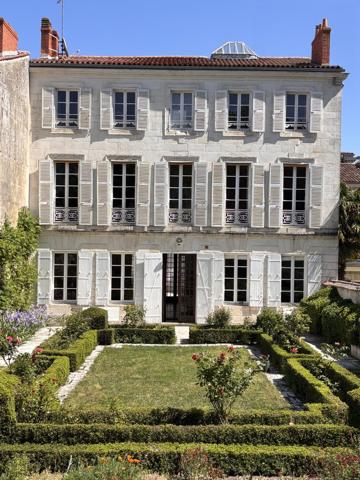 Hôtel particulier du XIXe siècle - Centre historique de La Rochelle
