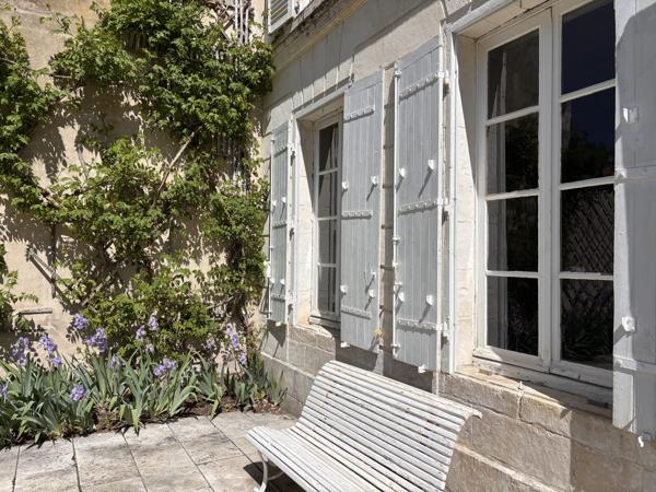 Hôtel particulier du XIXe siècle - Centre historique de La Rochelle