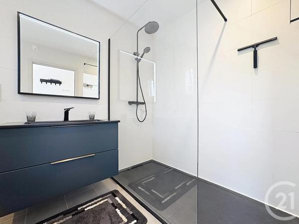Appartement à vendre  2 pièces - 39,96 m 2   CAVALAIRE SUR MER  - 83