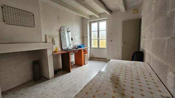 Maison à vendre 6 pièces LE LUDE (72)