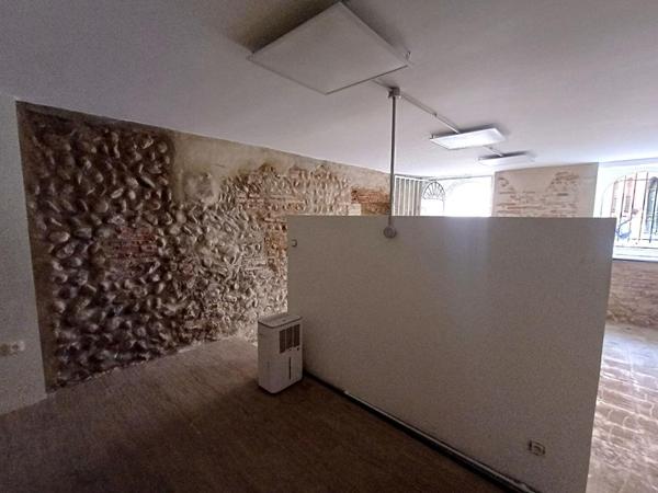 66000 PERPIGNAN - MURS COMMERCIAUX LIBRES  29.88 m²