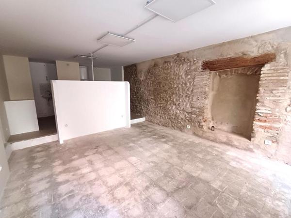 66000 PERPIGNAN - MURS COMMERCIAUX LIBRES  29.88 m²
