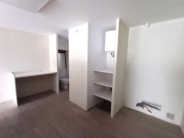66000 PERPIGNAN - MURS COMMERCIAUX LIBRES  29.88 m²