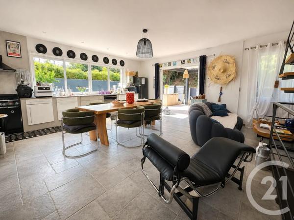 Maison à vendre  4 pièces - 98 m 2   ST CYR SUR MER  - 83