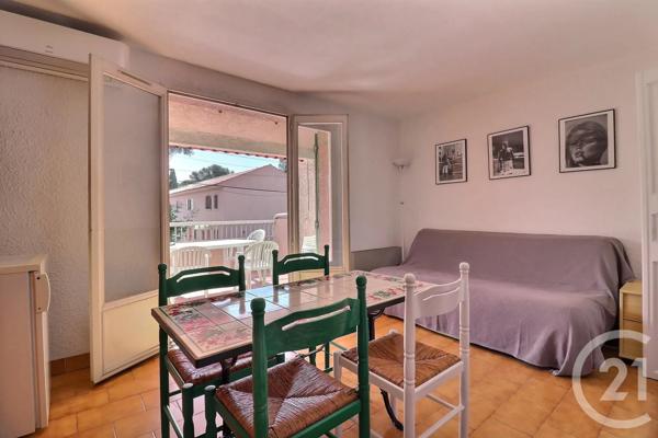 Appartement F1 Bis à vendre  2 pièces - 31,14 m 2   FREJUS  - 83
