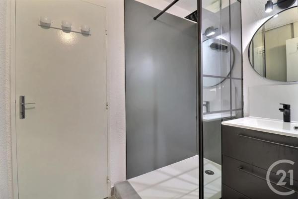 Appartement F1 Bis à vendre  2 pièces - 31,14 m 2   FREJUS  - 83