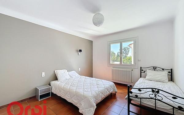 Maison à vendre    6 pièces •  Pia