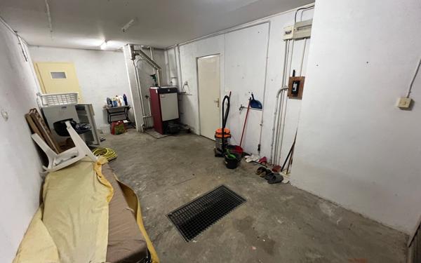 Maison à vendre    6 pièces •  Pia