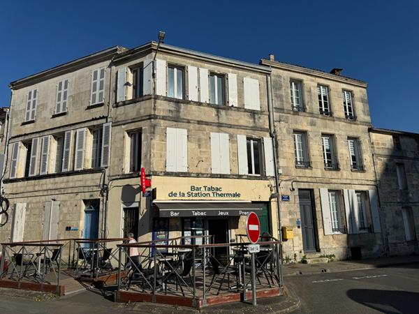 Exclusivité à Rochefort Hyper Centre - Immeuble 3 appartements et 1 local commercial